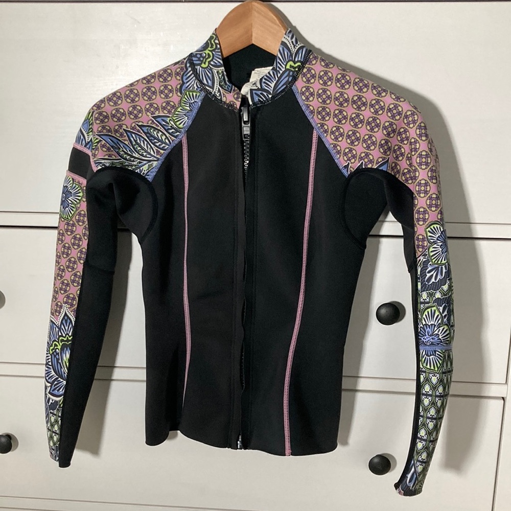 Prana wetsuit top